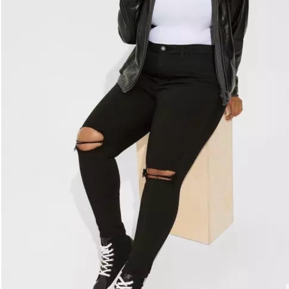 Women's Black Skinny Jeans